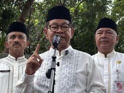 Pramono Siapkan Lahan Pemakaman Baru, Termasuk TPU COVID-19 di Rorotan