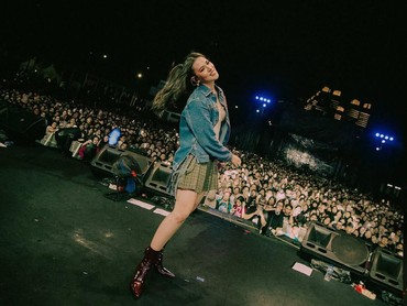 img-title Album 'AmbiVert' Curhatan Jujur Raisa Saat Diterpa Badai Rumah Tangga: Nggak Disensor!