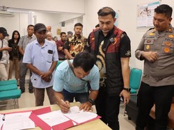 Cabut Laporan, Bentrok Warga Vs PT di Rohil Berakhir Damai