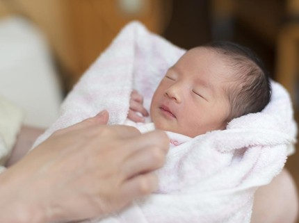 Sindrom Kepala Datar pada Bayi, Apakah Bisa Kembali Normal?