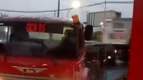 VIDEO: Detik-detik KA Harina Tabrak Truk Trailer di Kaligawe Semarang