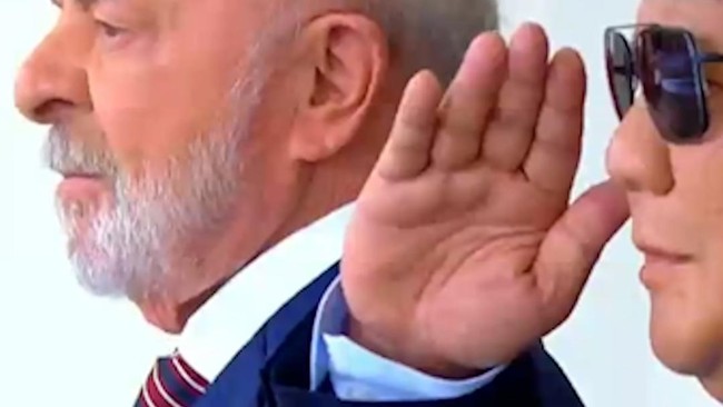 Tengok Markas ASEAN Jakarta, Lula da Silva Bocorkan Rencana Temu Trump Presiden Brasil Luiz Inacio Lula da Silva membocorkan rencana pertemuan dirinya dengan Presiden Donald Trump di Malaysia di sela KTT ASEAN pekan ini.