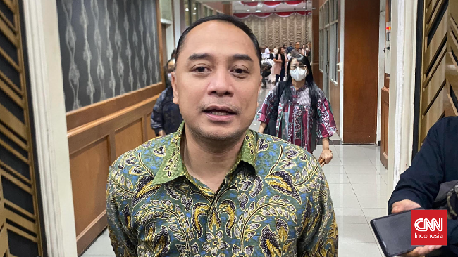 Wali Kota Surabaya Eri Cahyadi dukung penggeledahan Kejati Jatim di Kebun Binatang Surabaya terkait dugaan korupsi pengelolaan keuangan.