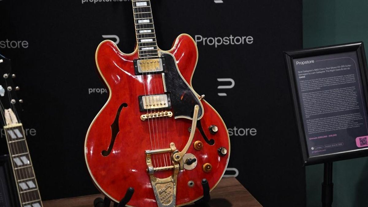 Gitar Noel Gallagher Cendera Mata Oasis Bubar Laku Rp6,4 Miliar