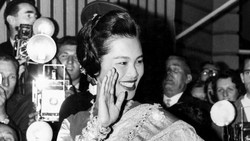 Dijuluki Ratu Tercantik di Dunia, Ini 7 Foto Masa Muda Ibu Suri Sirikit