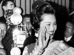 Dijuluki Ratu Tercantik di Dunia, Ini 7 Foto Masa Muda Ibu Suri Sirikit