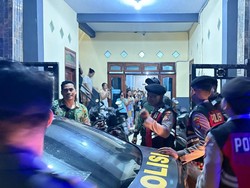 Heboh Mahasiswa di Bangkalan Pakai Hijab Masuk ke Kos Putri