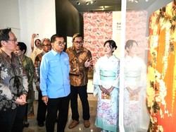 Pameran Jalinan Waktu di Museum Nasional Hadirkan 26 Koleksi Wastra Jepang Pameran Jalinan Waktu di Museum Nasional Hadirkan 26 Koleksi Wastra Jepang