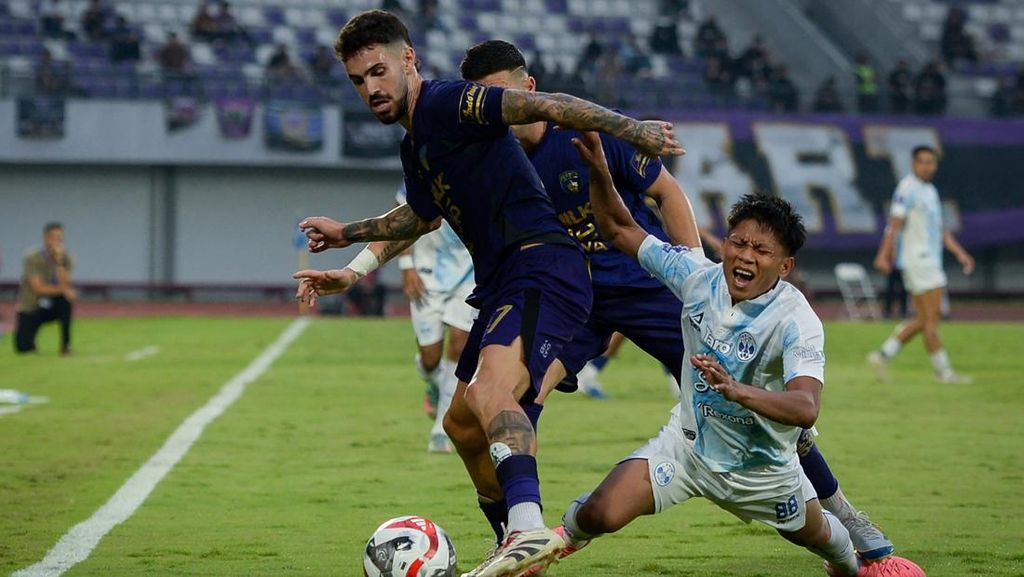 Hasil Super League: Comeback dalam 2 Menit, Persita Bungkam PSBS