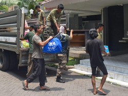 Warga Terdampak Normalisasi Sungai Kalianak Pindah ke Rusun Romokalisari Warga Terdampak Normalisasi Sungai Kalianak Pindah ke Rusun Romokalisari