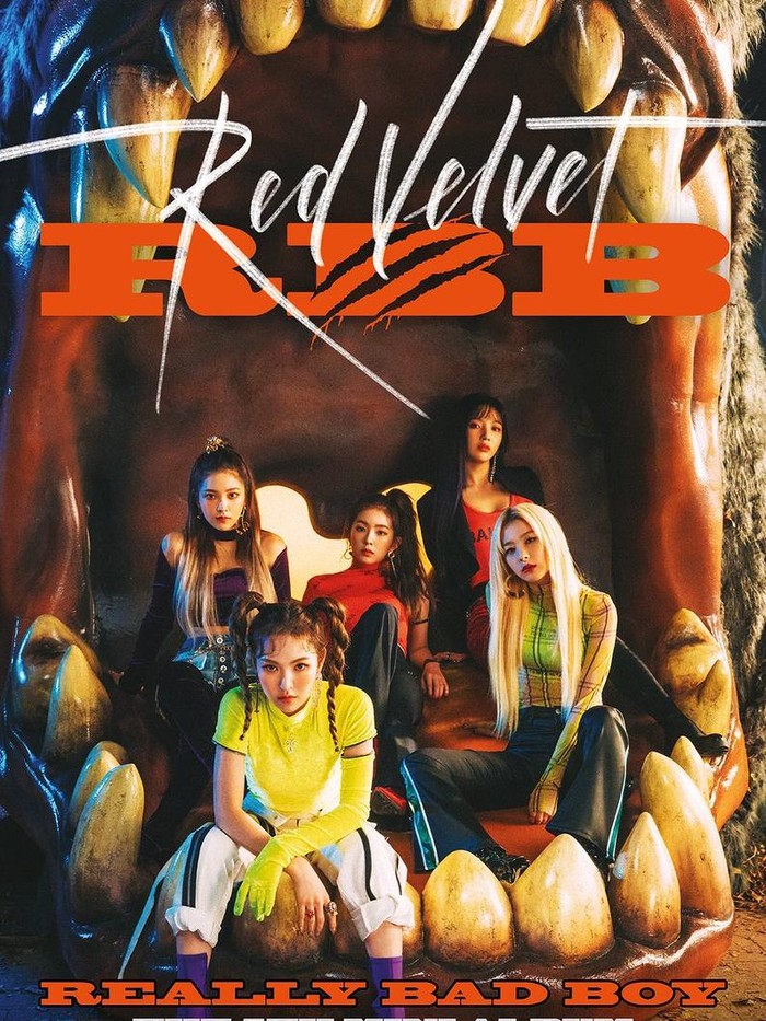 Red Velvet memang dikenal piawai dalam menciptakan konsep lagu horor, contohnya RBB (Really Bad Boy). Lagu ini memang punya energi yang fun, namun dengan vibe yang horor.