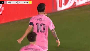 Update Eksklusif Olahraga CNN : VIDEO: Momen Langka Messi Cetak Gol dengan Sundulan Terbang