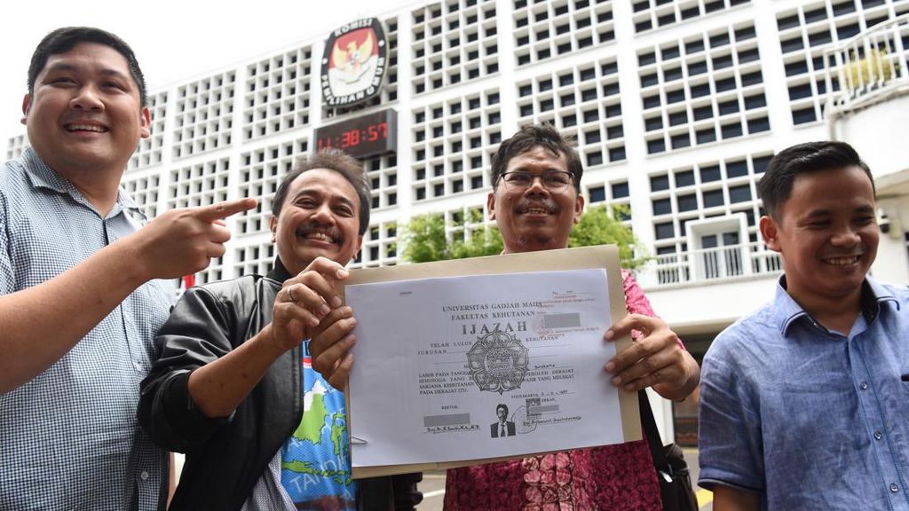 Roy Suryo Cs Bakal Hadirkan Bonatua Silalahi di Kasus Ijazah Jokowi