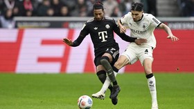 Fans Monchengladbach Marah: Harusnya Kevin Diks Ambil Penalti