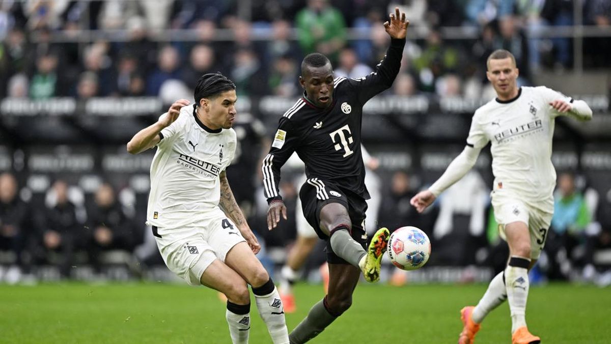 FOTO: Aksi Berkelas Kevin Diks Lawan Bayern Munchen