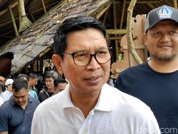 Adi Arnawa Pastikan Dana Pemkab Badung Rp 2,2 T di Bank Bukan Duit Nganggur Adi Arnawa Pastikan Dana Pemkab Badung Rp 2,2 T di Bank Bukan Duit Nganggur