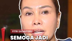 Video: Fitri Salhuteru Ikut Menunggu Vonis Hukuman Nikita Mirzani