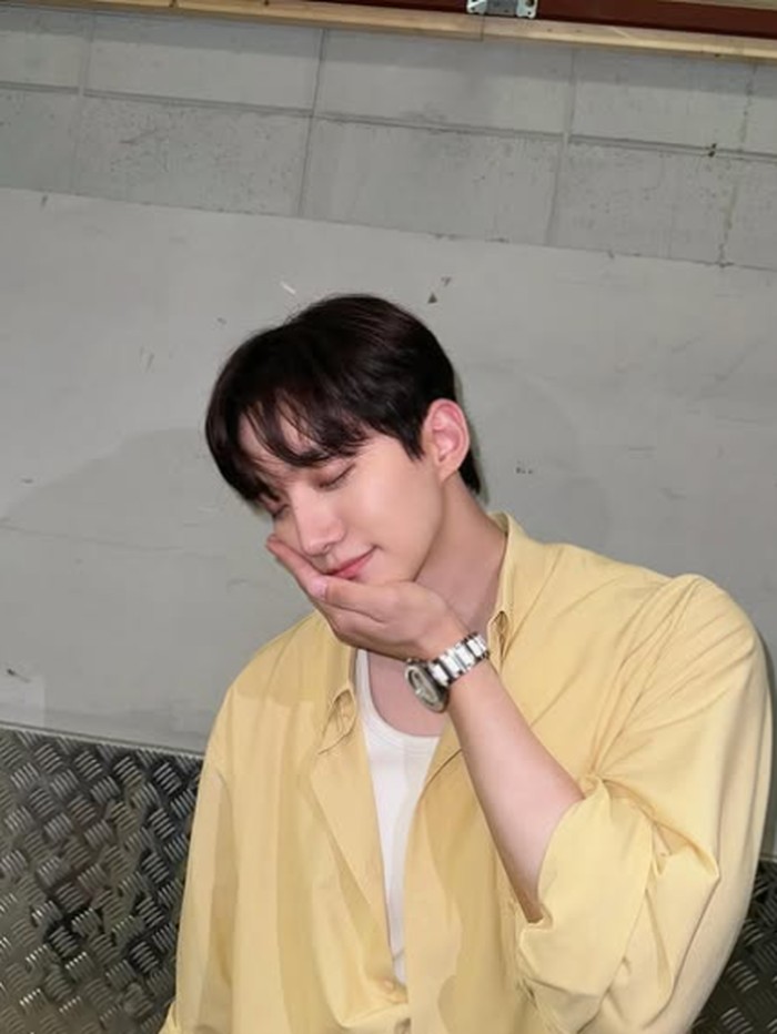 Pada tahun 2011, Lee Junho berpartisipasi dalam menggarap lagu Give It To Me yang menjadi bagian dari album Hands Up dari grupnya, 2PM. Ia juga menulis lagu berbahasa Jepang berjudul If You Are Here pada 2013.