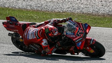 Berita Panas dari Dunia Sport CNN : Ban Bagnaia Bocor di MotoGP Malaysia, Michelin Buka Suara
