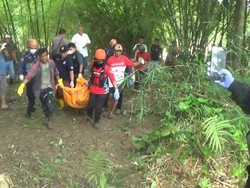 Mayat Pria Misterius Ditemukan Membusuk di Sungai Cikao Purwakarta Mayat Pria Misterius Ditemukan Membusuk di Sungai Cikao Purwakarta