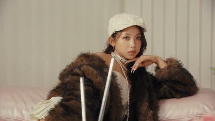 Dita Karang Resmi Debut Solo dengan Rilis Lagu Love So Sweet