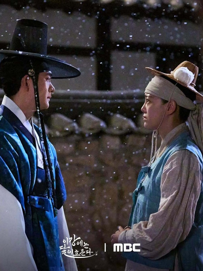 Konsep bertukar jiwa menjadi warna baru pada cerita di drama sageuk Moon River.