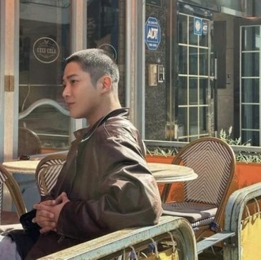 Penampilan Rowoon dengan Rambut Cepak Jelang Wamil