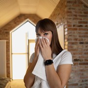 5 Cara Mudah Usir Bau Apek di Rumah Saat Musim Hujan, Ruangan Wangi & Bikin Nyaman!