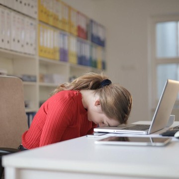 5 Tanda Kamu Mulai Tidak Bahagia di Tempat Kerja yang Sering Diabaikan