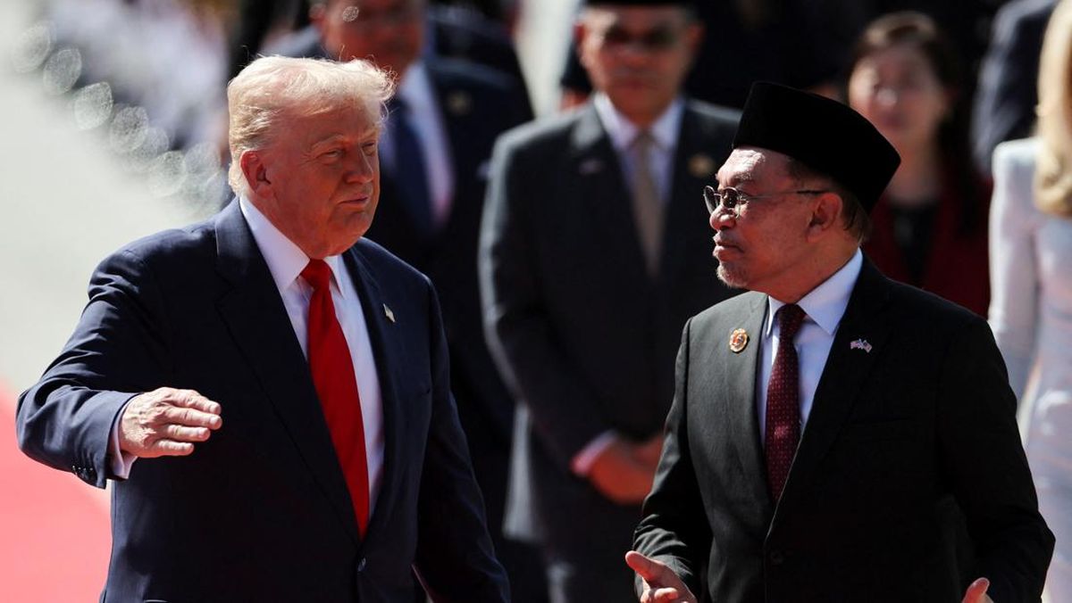 Momen Anwar Ibrahim Guyon ke Trump: Saya Pernah Dipenjara, Anda Hampir