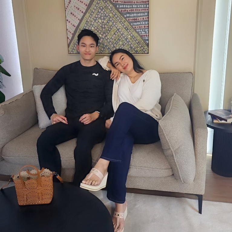 Azka Corbuzier dan Kalina Ocktaranny Azka Corbuzier dan Kalina Ocktaranny