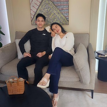 Tak Tinggal Bersama, Intip 7 Potret Kedekatan Azka Corbuzier & Kalina Ocktaranny