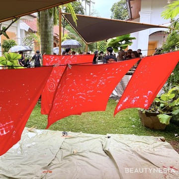Belajar Brushed Batik, Teknik Batik Modern di Workshop Ulang Tahun Ke-16 Purana
