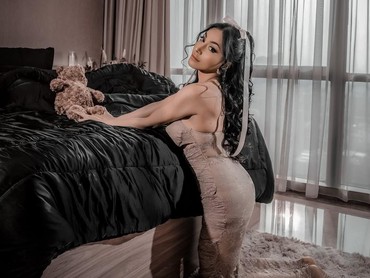 Ini 7 Penampilan Terbaru Denada yang Jauh Berbeda & Dinilai Terlalu Hot
