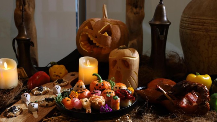 Dalam Acara Istimewa Ini, Para Tamu Diajak Untuk Memasuki Dunia Imajinatif Mulyana, Seniman Asal Bandung Yang Dikenal Dengan Karakter Rajutannya, The Mogus.