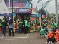 Gerai Ojol Kamtibmas Mart yang Didirikan Polresta Sidoarjo Diserbu Driver Gerai Ojol Kamtibmas Mart yang Didirikan Polresta Sidoarjo Diserbu Driver