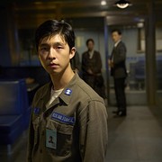 5 Potret Menawan Hong Kyung, Aktor Pemeran Film Netflix Good News