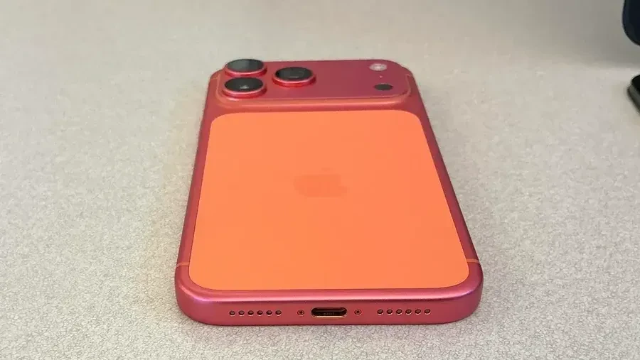 iPhone 17 Pro Orange iPhone 17 Pro Orange