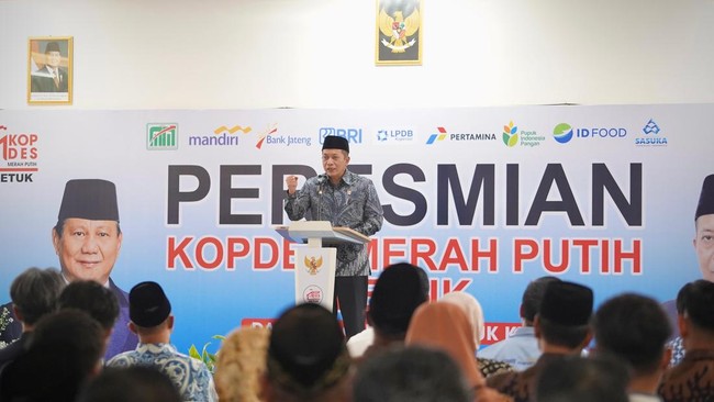 Kopdes Merah Putih membuktikan bahwa koperasi adalah alat perjuangan kecil. Di sisi lain, jika yang kecil-kecil digabungkan, akan menjadi besar.