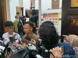 Pengacara Delpedro Kecewa Praperadilan Ditolak: Tak Ada Tempat Bagi Aktivis Pengacara Delpedro Kecewa Praperadilan Ditolak: Tak Ada Tempat Bagi Aktivis