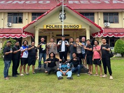Mayat Wanita Mengapung di Bungo Ternyata Dibunuh Pacar, Pelaku Ditangkap Mayat Wanita Mengapung di Bungo Ternyata Dibunuh Pacar, Pelaku Ditangkap