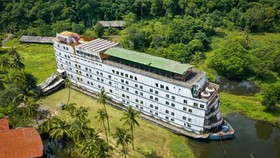 FOTO: Misteri Kapal Hotel 'Terkutuk' di Thailand