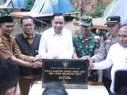 Kembali Ngantor di Desa, Gus Fawait Resmikan Kampung Durian di Jember Kembali Ngantor di Desa, Gus Fawait Resmikan Kampung Durian di Jember