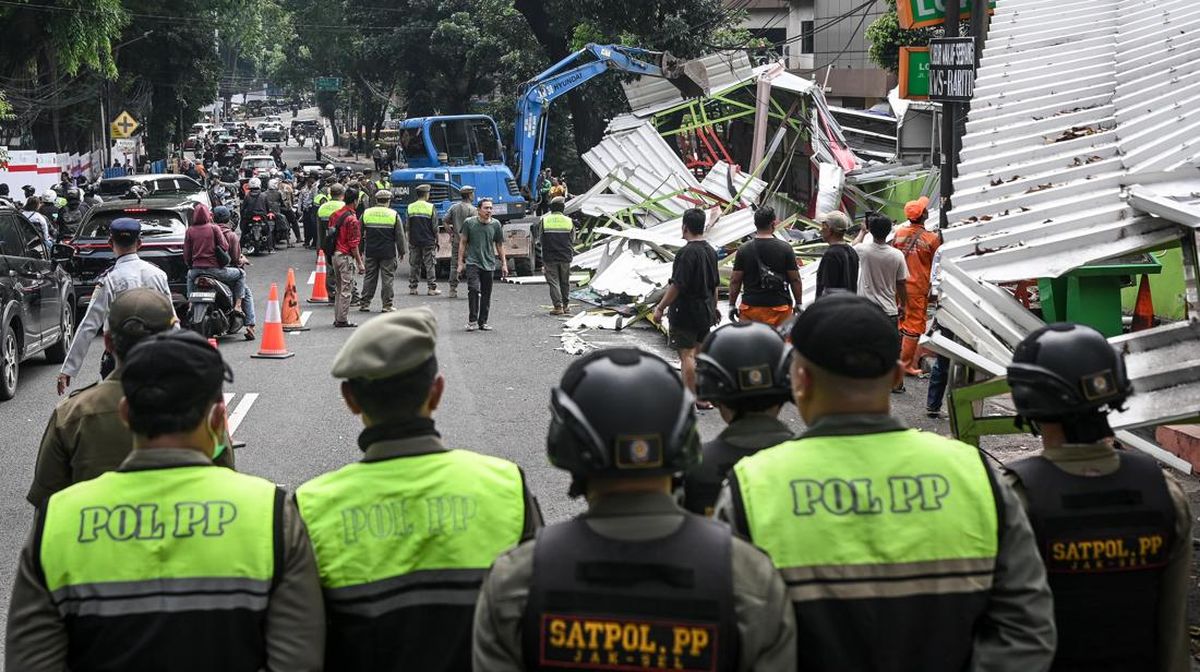 Pramono Larang Pedagang Miliki Lebih dari Satu Kios di Lenteng Agung Pramono Larang Pedagang Miliki Lebih dari Satu Kios di Lenteng Agung
