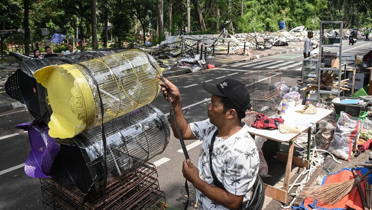 FOTO: Kios Pasar Barito Dibongkar demi Proyek Taman Bendera Pusaka FOTO: Kios Pasar Barito Dibongkar demi Proyek Taman Bendera Pusaka