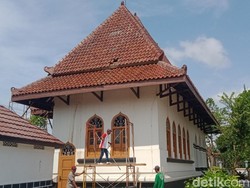 Makam Ronggowarsito Klaten Dipugar, Lantai Marmer-Tambah Plafon Makam Ronggowarsito Klaten Dipugar, Lantai Marmer-Tambah Plafon