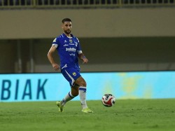Persib Ungguli Persis Solo di Babak Pertama, Lucho Diusir Wasit! Persib Ungguli Persis Solo di Babak Pertama, Lucho Diusir Wasit!