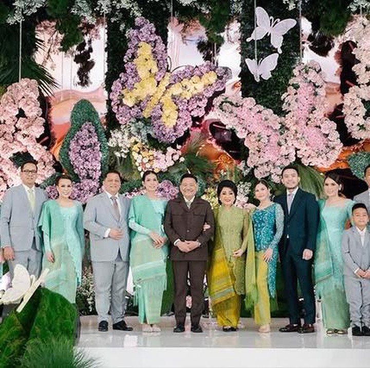 <p>Acara syukuran ini diadakan meriah dengan mengundang sejumlah keluarga serta kerabat terdekat, Bunda. Momen ini pun diunggah langsung oleh kakak ipar Jessica Mila, Natalia Hasibuan. (Foto: Instagram @nataliahasibuan)</p>
