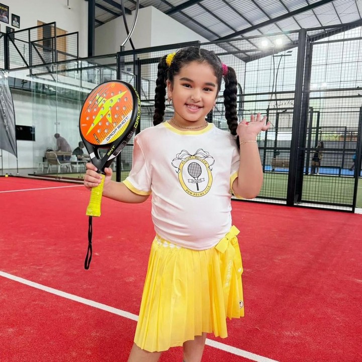 <p>Dalam unggahannya, Tasya menulis bahwa ini merupakan pengalaman pertama Ayang dalam bermain padel. "Prestasi: meracuni Ayang padel, pelajaran padel pertama kali Ayang," tulis Tasya lewat Instagramnya. (Foto: Instagram @tasyafarasya)</p>