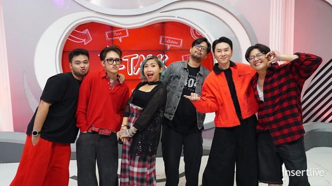 Kolaborasi Musik Dua Generasi, Ini 7 Potret Kompak SMASH dan Ten2Five Comeback Bareng